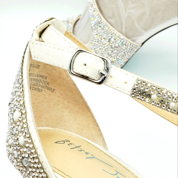 Betsey Johnson Sage heels NIB - Picture 6 of 11